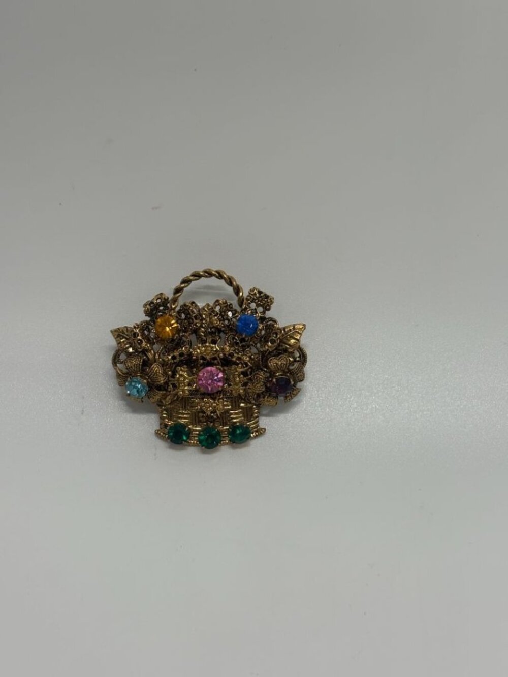 Gold-Tone Vintage Rhinestone Flower Basket 1950s/1960s Brooch Pin